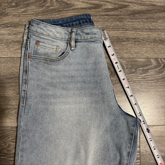 Madden Girl Women's Size 11 Light Wash Denim Distressed Cutoff Jean Shorts - Picture 9 of 10